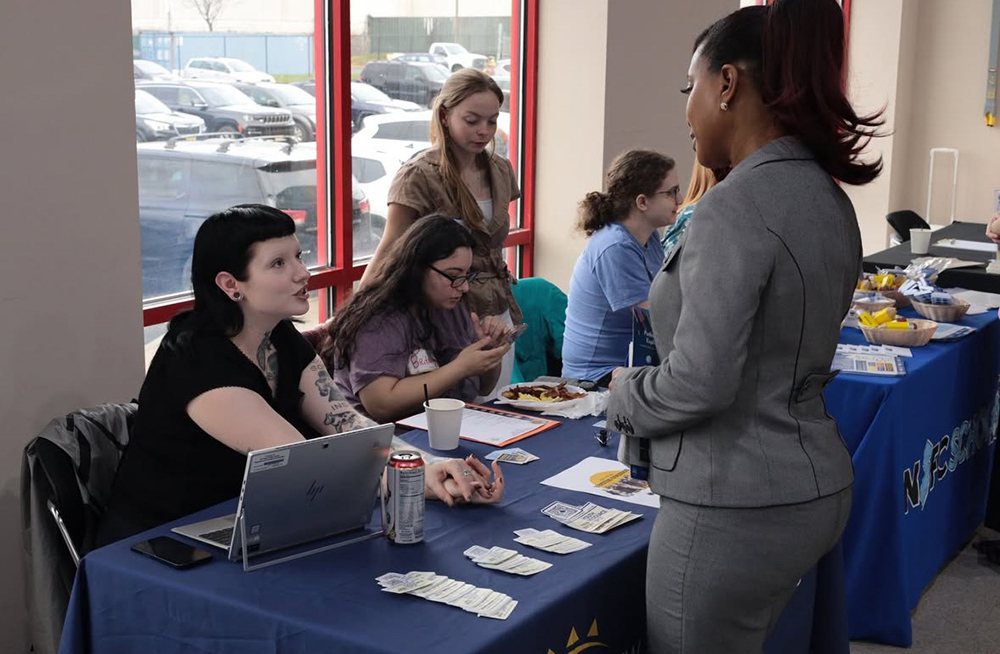 NJYRS members tabeling